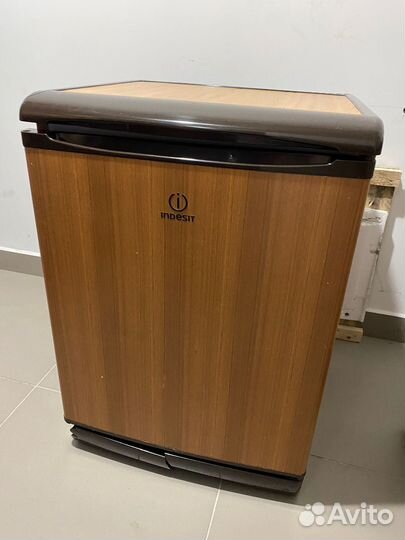 Холодильник indesit