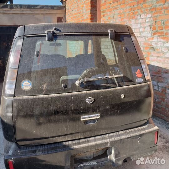 Крышка багажника nissan cube z10