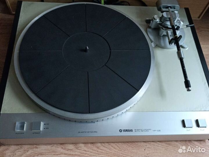 Проигрыватель винила yamaha YP-D5