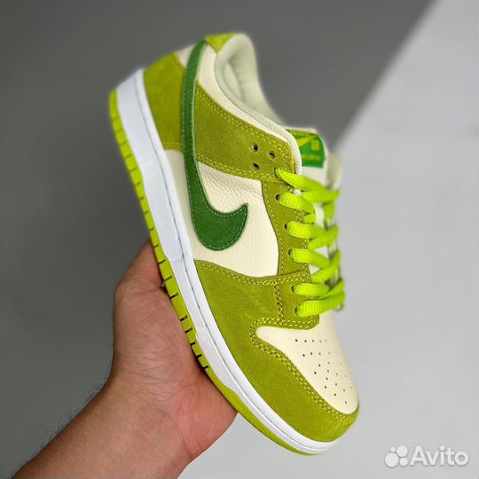 Nike SB Dunk Low Green Apple