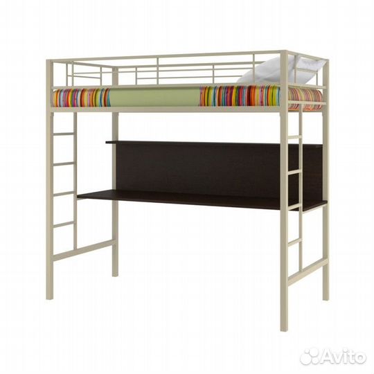 Металлическая кровать-чердак со столом