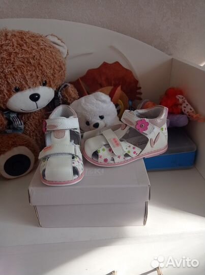Босоножки новые 22 размер