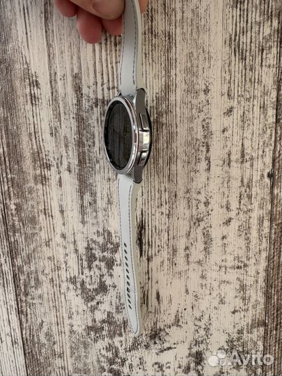 Samsung Galaxy watch шесть classic 47 мм