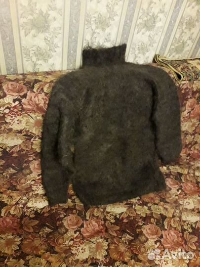 Свитер с горлом