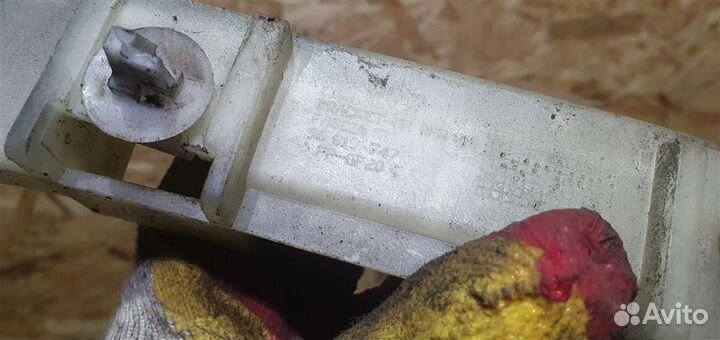 Кронштейн заднего бампера правый Opel Antara 2007