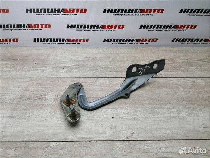 Петля капота левая Ford Focus 2 1.8 2007