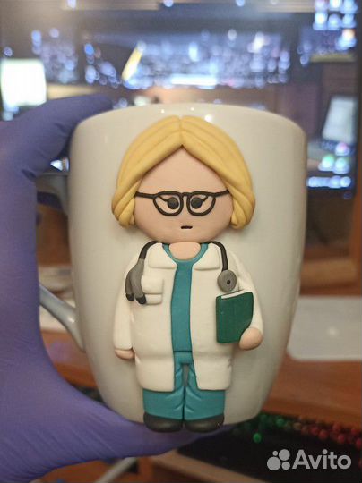 Кружка с декором из полимерной глины ручной работы