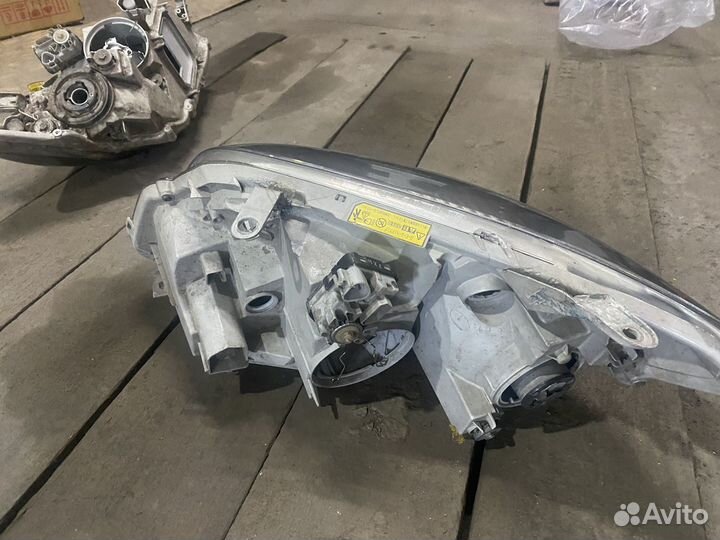 Фары на toyota corolla fielder 09 год