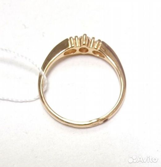 Золотое кольцо с камнем 16,5р