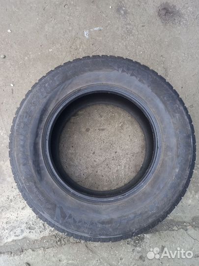 Bridgestone Ice Cruiser 7000 265/65 R17