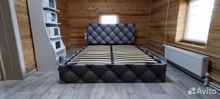 Кровать