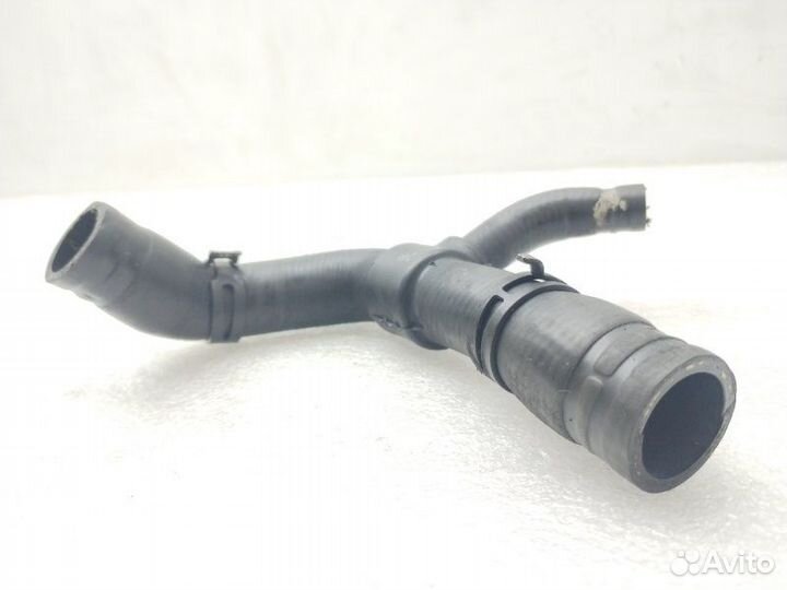 Патрубок системы охлаждения Mercedes-Benz C-Class