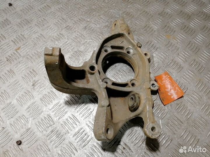 Кулак задний правый S500 221