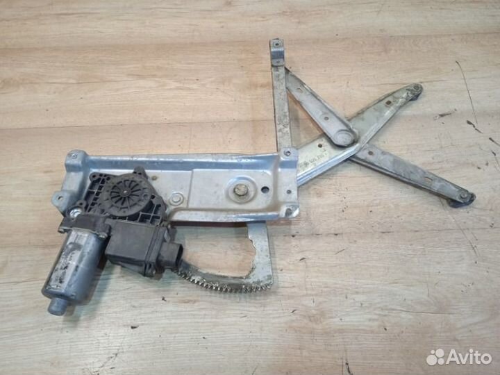 Стеклоподъемник электрический передний правый Opel