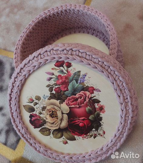 Интерьерная вязаная корзиночка с крышечкой