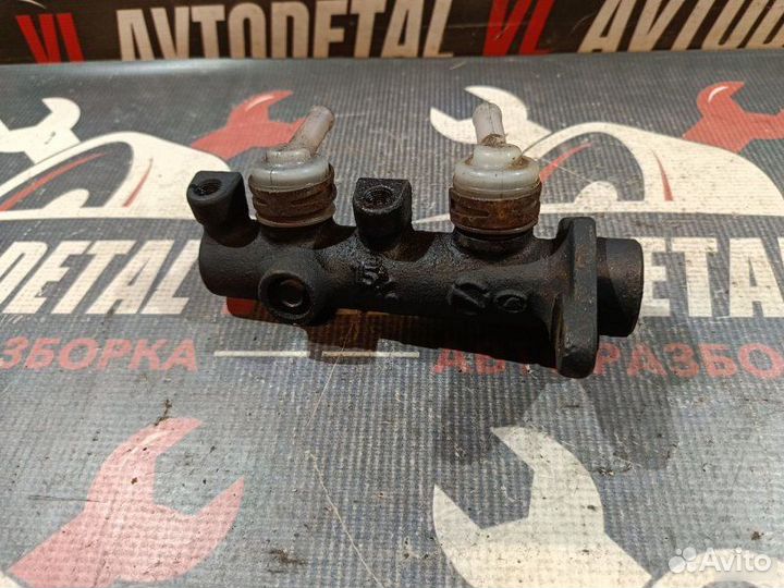 Главный тормозной цилиндр Mitsubishi Delica 3 P25W