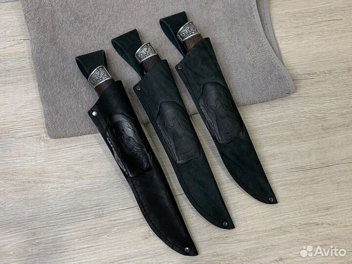 Охотничий нож с кожаными ножнами разделочный