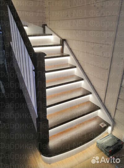 Лестница на металлическом каркасе