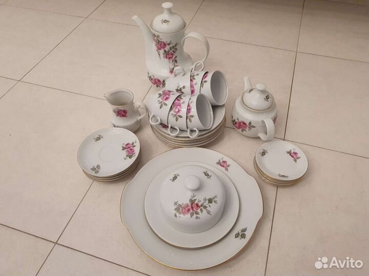 Набор столовой посуды.чайно-кофейный