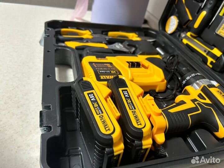 Шуруповерт аккумуляторный dewalt