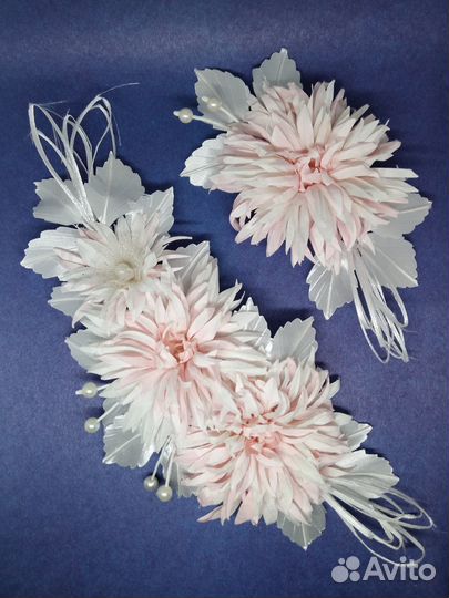 Свадебный цветок из ткани для волос розовый