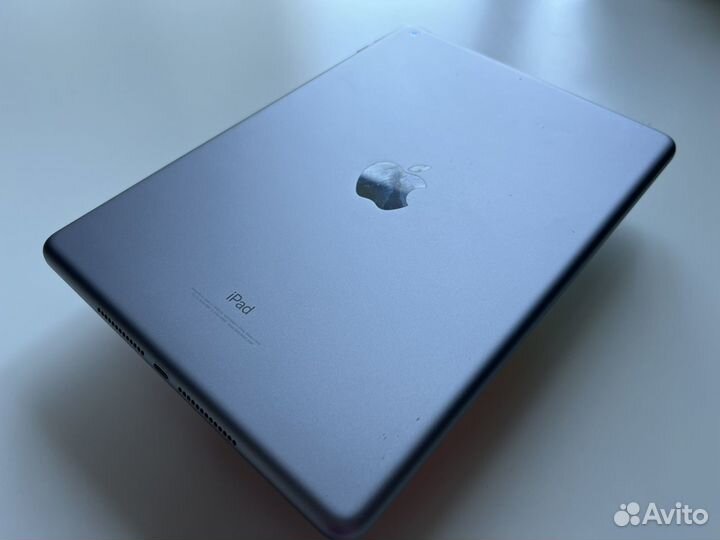 iPad 9.7” 6 поколения Wi-Fi 32GB Space Gray