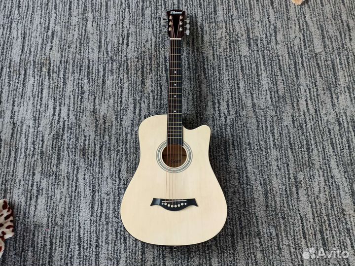 Гитара новая