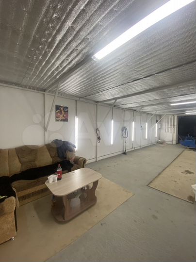 Гараж, > 30 м²