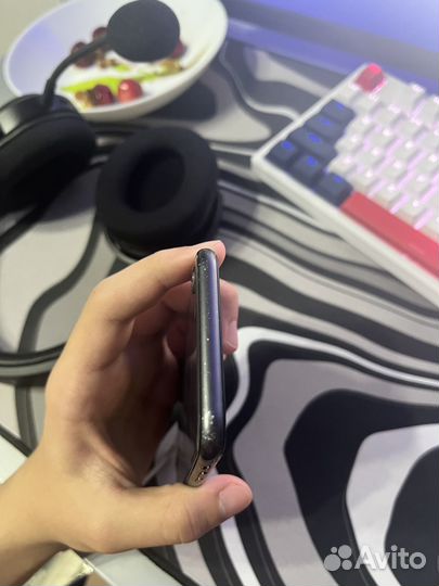 iPhone 8, 64 ГБ