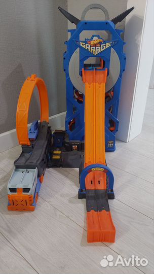 Hot wheels гараж+ автотрек