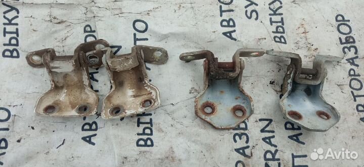 Крепление двери Mazda Capella