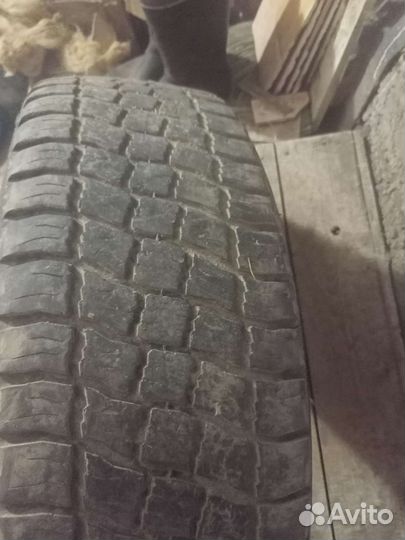 Tunga Zodiak 18.4/75 R14 88