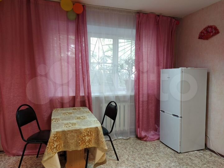 Комната 28 м² в 1-к., 1/5 эт.