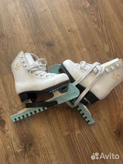 Коньки фигурные