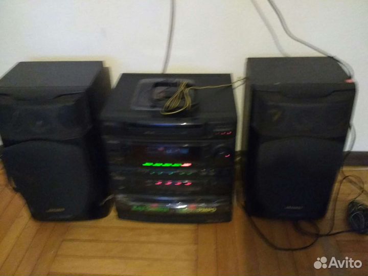 Музыкальный центр