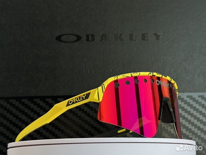 Солнцезащитные очки Oakley Sutro Lite Sweep TDF