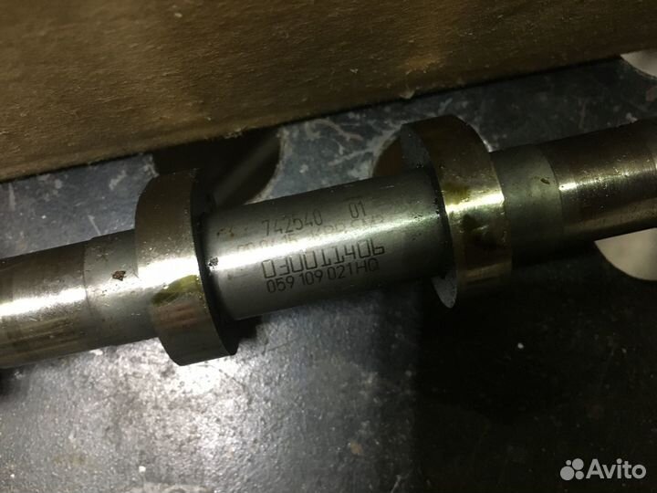 Распредвал выпускных/впускных Audi Q7 4M 2016