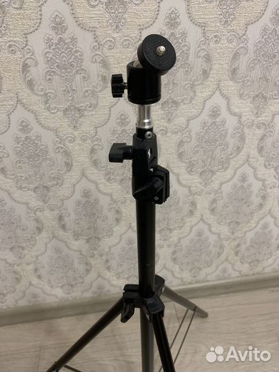 Штатив для фотоаппарата