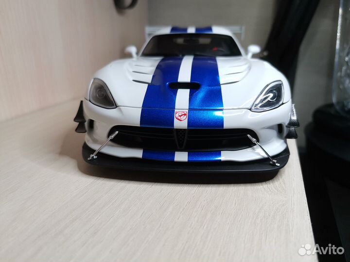 1/18 AutoArt Dodge Viper GTS-R Commemorative