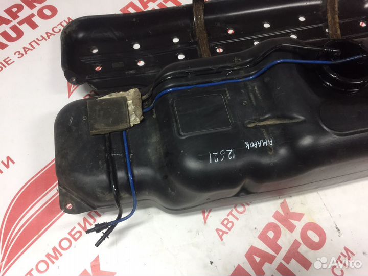 Топливный бак Volkswagen Amarok 2011