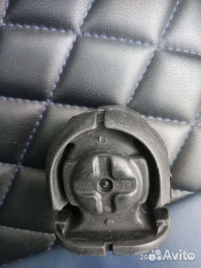 Сайлентблок Ниссан