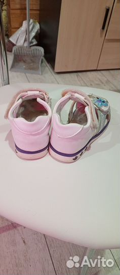 Сандали на девочку 26