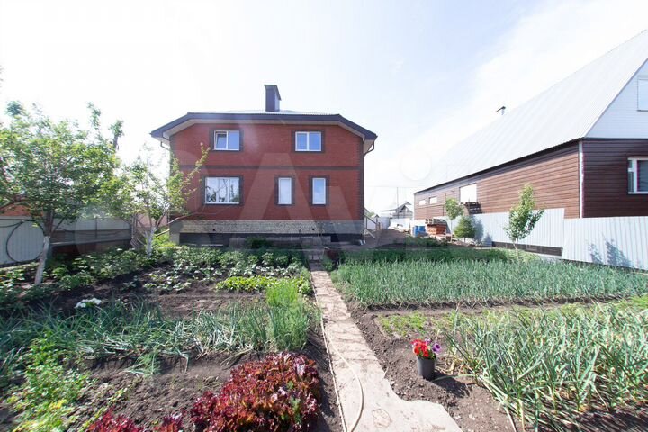 Дом 200 м² на участке 10 сот.