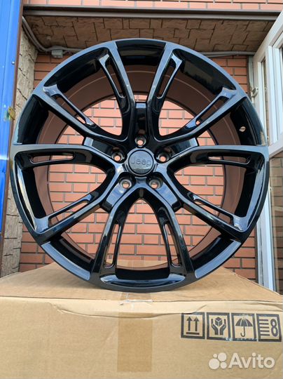 Чёрные диски R22 jeep SRT WK2