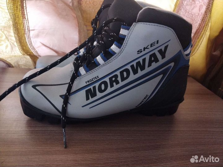 Лыжные ботинки, 35 размер, Nordway