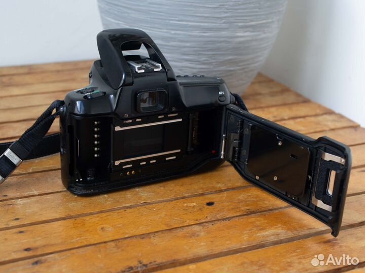 Пленочный зеркальный фотоаппарат nikon f50