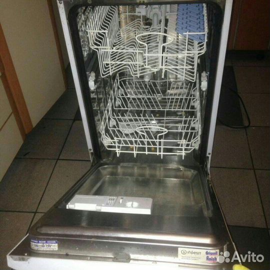 Посудомоечная машина Indesit IDL 40