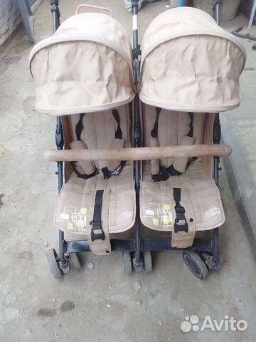 Коляска прогулочная двойная