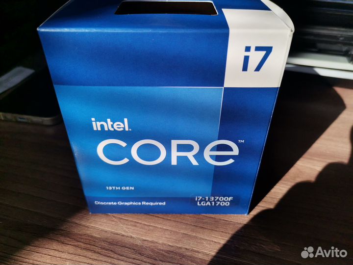 Коробка Core i7-13700f с кулером, без процессора