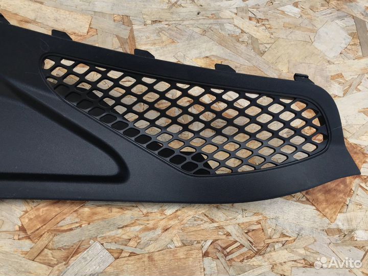 Накладка жабо правая Porsche Cayenne 2010-2017